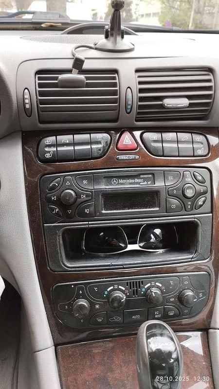 Gebraucht Mercedes C320 Classic 218 PS (160 kW) 2001 Silber Limousine