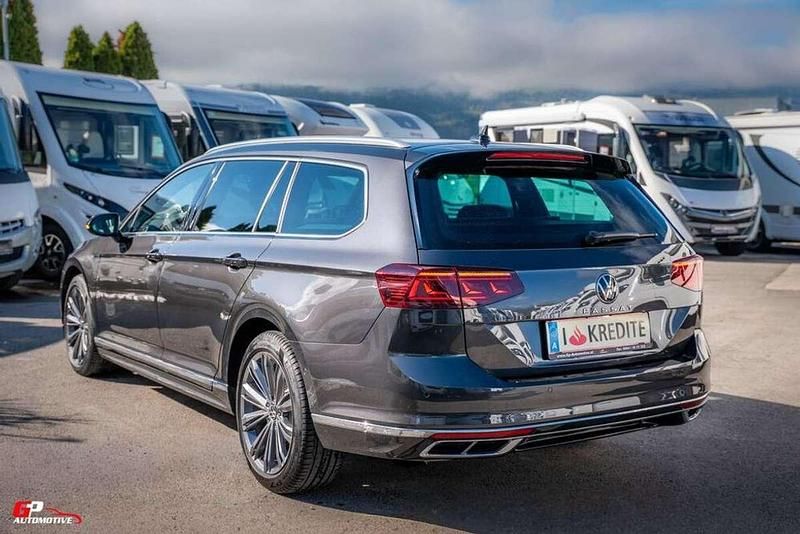 Gebraucht VW Passat Elegance 150 PS (110 kW) 2022 Grau Kombi