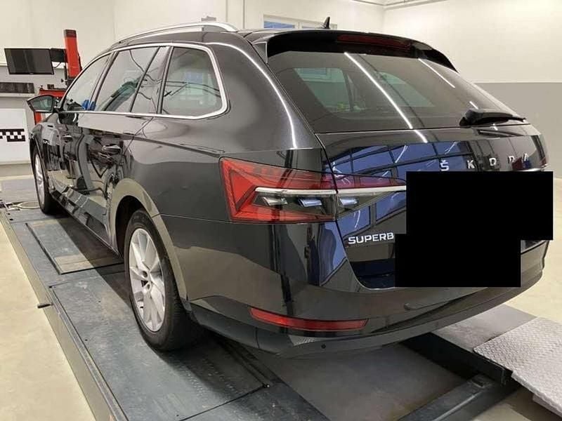 Gebraucht Skoda Superb Style 150 PS (110 kW) 2021 Schwarz Kombi