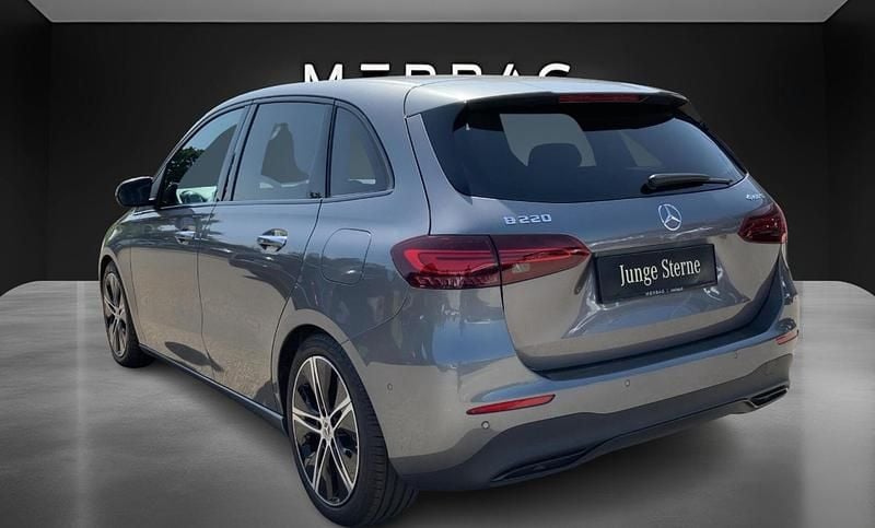 Gebraucht Mercedes B220 Edition 190 PS (139 kW) 2024 Mountaingrau metallic Van / Kleinbus