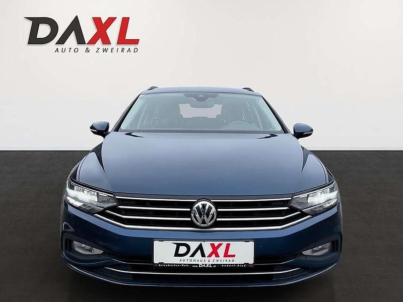Gebraucht VW Passat Business 150 PS (110 kW) 2020 Blau Kombi