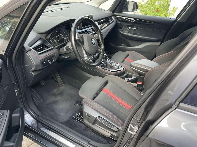 Gebraucht BMW 218 Sport Line 150 PS (110 kW) 2017 Grau Kombi