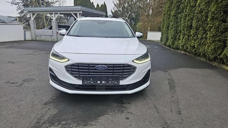 Gebraucht Ford Focus Titanium 120 PS (88 kW) 2022 Weiß Kombi