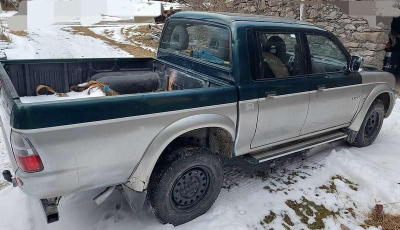 Gebraucht Mitsubishi L200 131 PS (96 kW) 2005 Grün Abholung