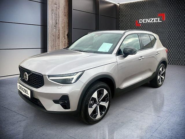 Neu Volvo XC40 163 PS (119 kW) 2025 Silber SUV