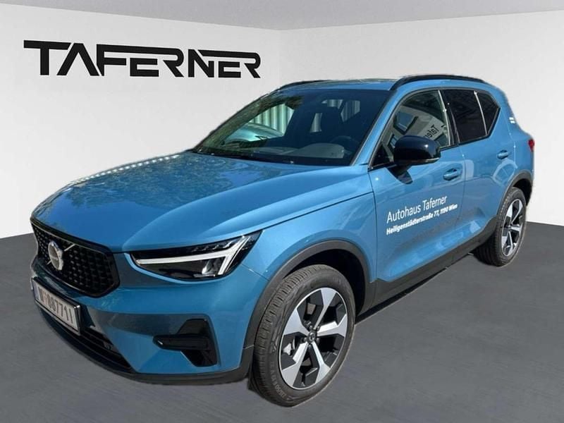 Blau Gebraucht 2024 Volvo XC40 Plus SUV | € 37.500 (Fairer Preis) - Bild 1/4