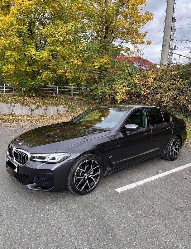 Gebraucht BMW 520 190 PS (139 kW) 2022 Grau Limousine