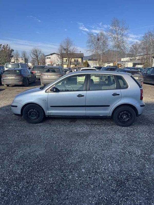 Gebraucht VW Polo 54 PS (39 kW) 2002 Silber Limousine