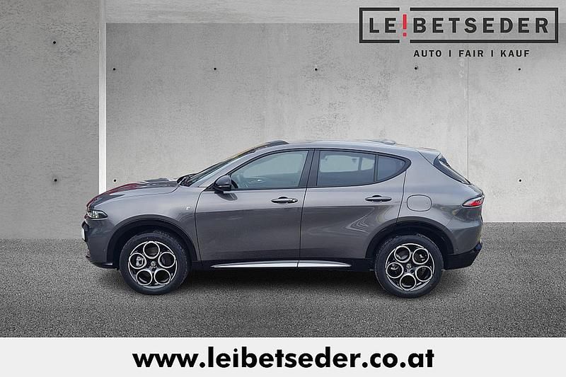 Gebraucht Alfa Romeo Tonale Ti 180 PS (132 kW) 2024 Grau SUV