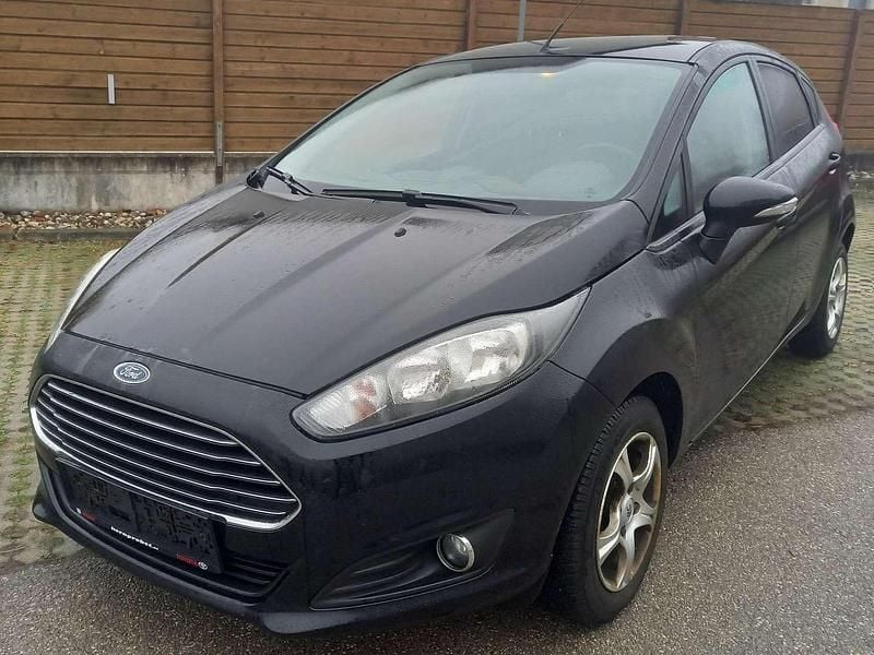 Schwarz Gebraucht 2013 Ford Fiesta Trend Limousine | € 3.900 (Fairer Preis) - Bild 1/4