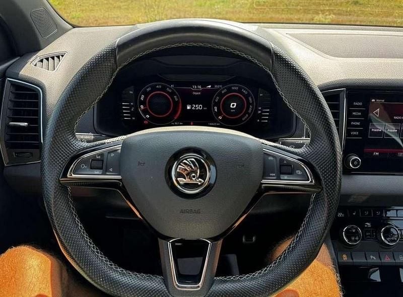 Gebraucht Skoda Karoq SportLine 150 PS (110 kW) 2019 Weiß SUV