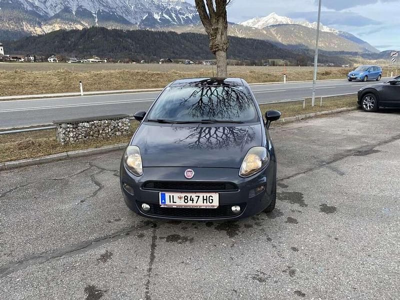 Gebraucht Fiat Punto Easy 78 PS (57 kW) 2014 Grau Kleinwagen