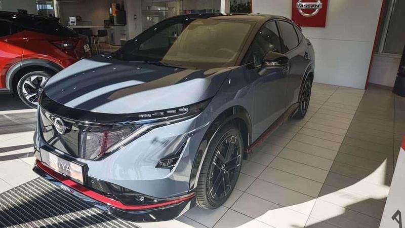 Grau Neu 2025 Nissan Ariya Nismo SUV | € 59.990 - Bild 1/4