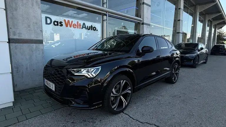Schwarz metallicperleffektno Gebraucht 2024 Audi Q3 Sportback Admired SUV | € 62.990 - Bild 1/4