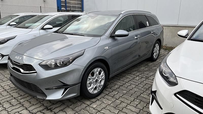Neu Kia Ceed Sportswagon Silver 99 PS (72 kW) 2025 Kombi