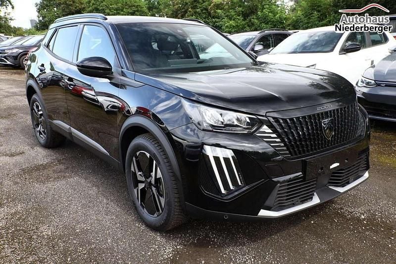 Neu Peugeot 2008 Allure 145 PS (106 kW) 2025 Schwarz SUV