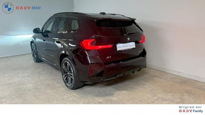 Gebraucht BMW X1 M Sport 163 PS (119 kW) 2026 Saphirschwarz SUV