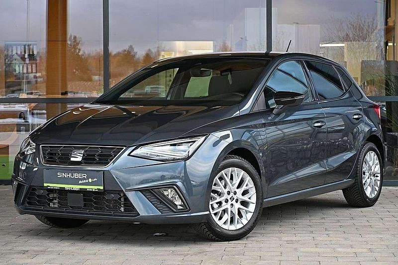 Grau Gebraucht 2025 Seat Ibiza FR Limousine | € 21.290 (Fairer Preis) - Bild 1/4