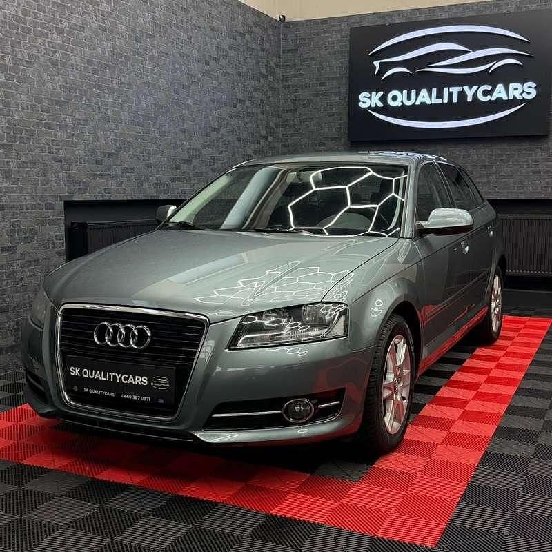 Gebraucht Audi A3 Attraction 90 PS (66 kW) 2011 Grau Kleinwagen