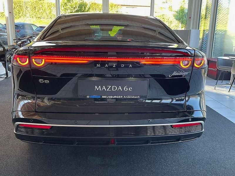 Neu Mazda 6e Takumi-Line 180 kW (245 PS) 2025 Schwarz Limousine