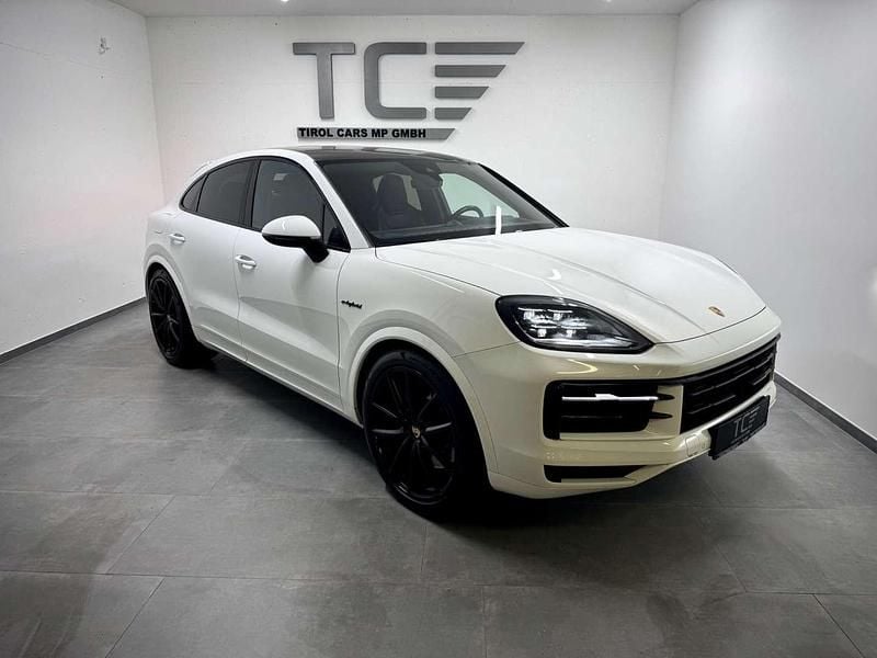 Weiß Gebraucht 2023 Porsche Cayenne SUV | € 89.990 - Bild 1/4