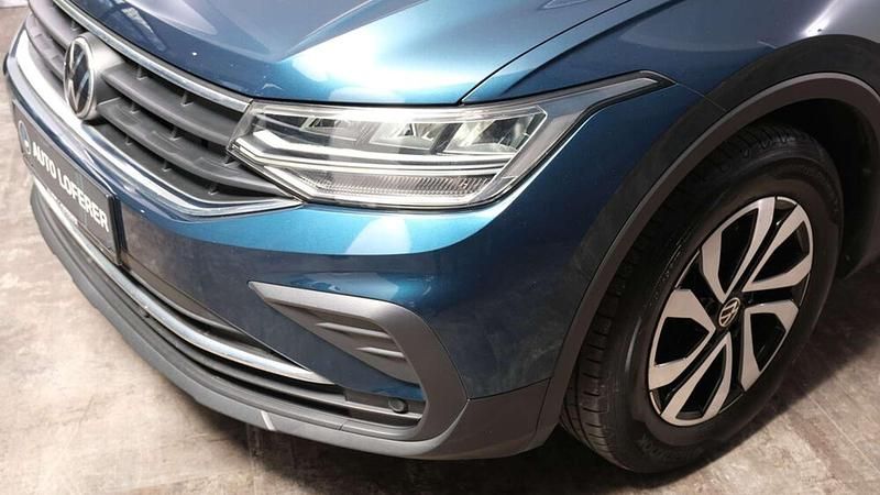 Gebraucht VW Tiguan Life 122 PS (89 kW) 2021 Blau SUV