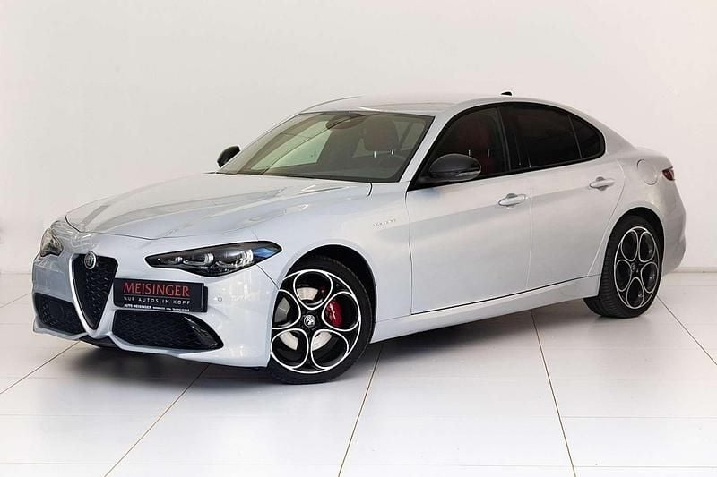 Weiß Gebraucht 2024 Alfa Romeo Giulia Veloce Limousine | € 44.900 (Teuer) - Bild 1/4