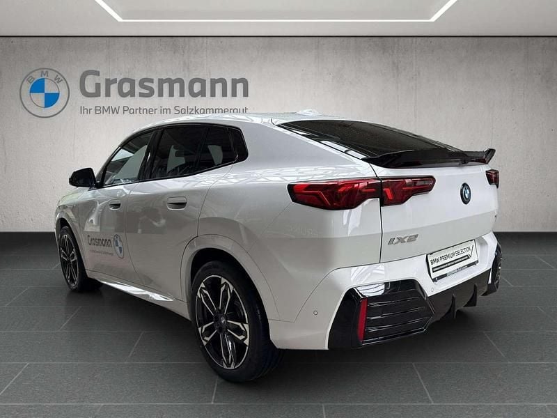 Gebraucht BMW iX2 Shadowline 225 kW (306 PS) 2025 Alpinweiß SUV