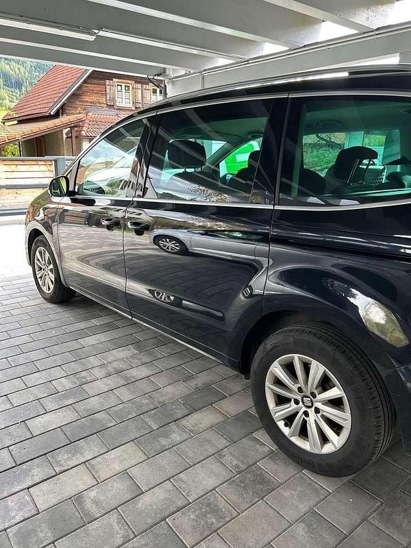 Schwarz Gebraucht 2018 Seat Alhambra Van / Kleinbus | € 20.500 (Fairer Preis) - Bild 1/4