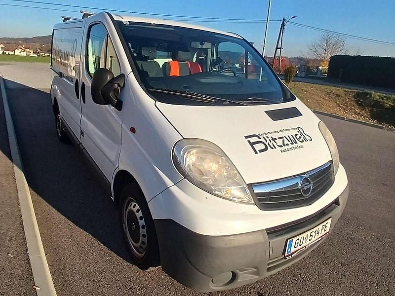 Weiß Gebraucht 2013 Opel Vivaro Van / Kleinbus | € 3.800 - Bild 1/4