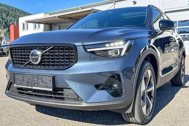 Neu Volvo XC40 Ultra 171 PS (125 kW) 2025 Blau SUV