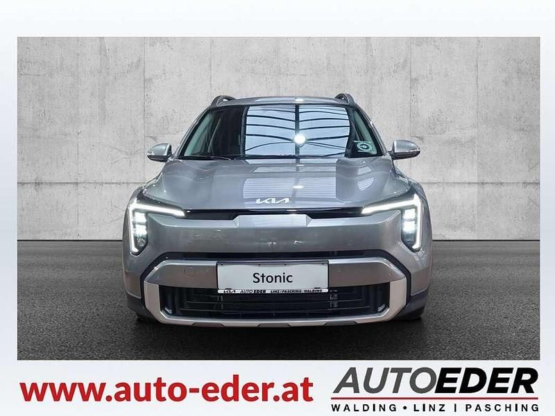 Neu Kia Stonic Silver 101 PS (74 kW) 2025 Grau SUV