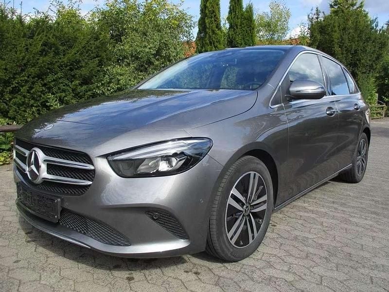 Gebraucht Mercedes 180 117 PS (86 kW) 2019 Silber Limousine