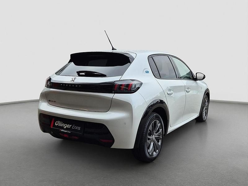 Gebraucht Peugeot e-208 Allure 100 kW (136 PS) 2021 Weiß Kleinwagen