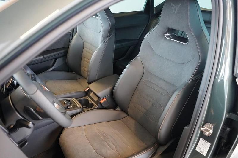 Neu Cupra Ateca 150 PS (110 kW) 2026 Dunkelgrün metallic SUV