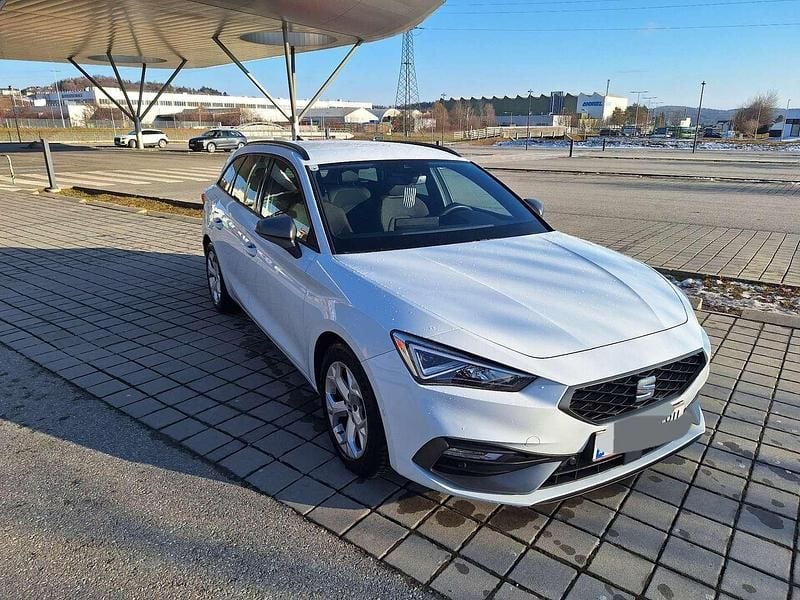 Weiß Gebraucht 2022 Seat Leon FR Kombi | € 23.959 (Fairer Preis) - Bild 1/4