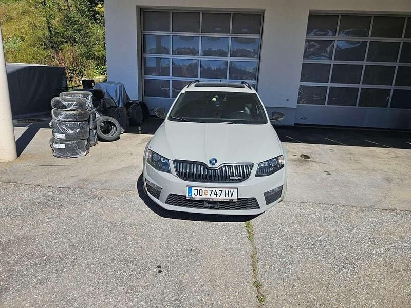 Silber Gebraucht 2016 Skoda Octavia RS Kombi | € 17.000 (Fairer Preis) - Bild 1/4
