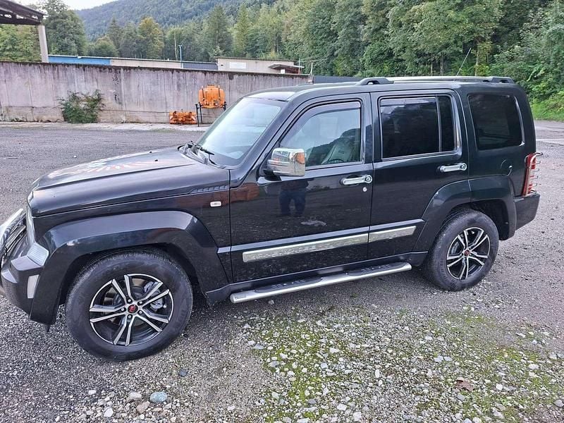 Gebraucht Jeep Cherokee Limited 177 PS (130 kW) 2011 Schwarz SUV