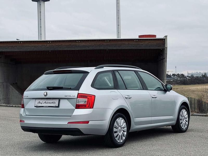 Gebraucht Skoda Octavia Ambition 110 PS (80 kW) 2015 Grau Kleinwagen