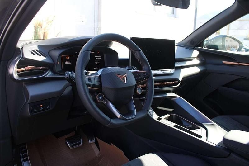 Neu Cupra Terramar 204 PS (150 kW) 2025 Dunkelgrau  metallic SUV