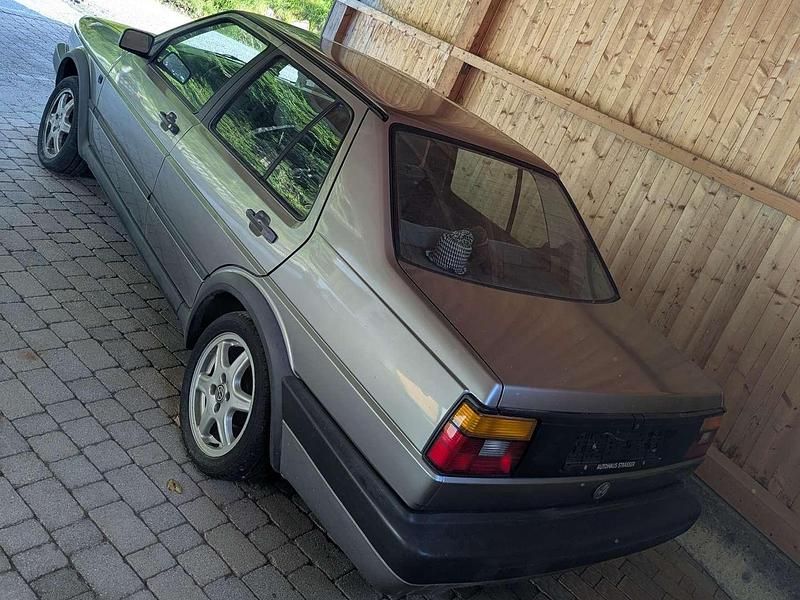 Gebraucht VW Jetta 69 PS (50 kW) 1990 Silber Limousine