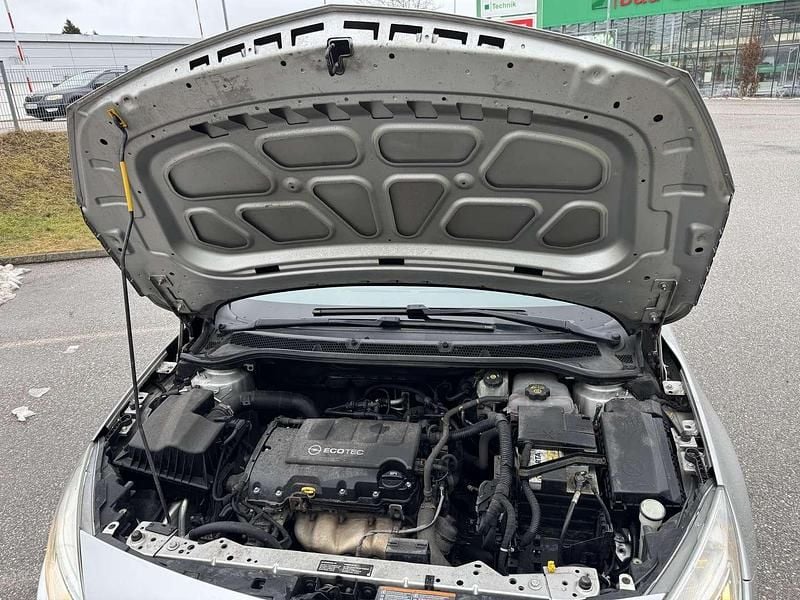 Gebraucht Opel Astra 101 PS (74 kW) 2010 Grau Kombi