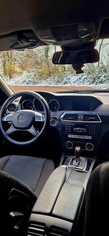 Gebraucht Mercedes C180 120 PS (88 kW) 2012 Schwarz Kombi