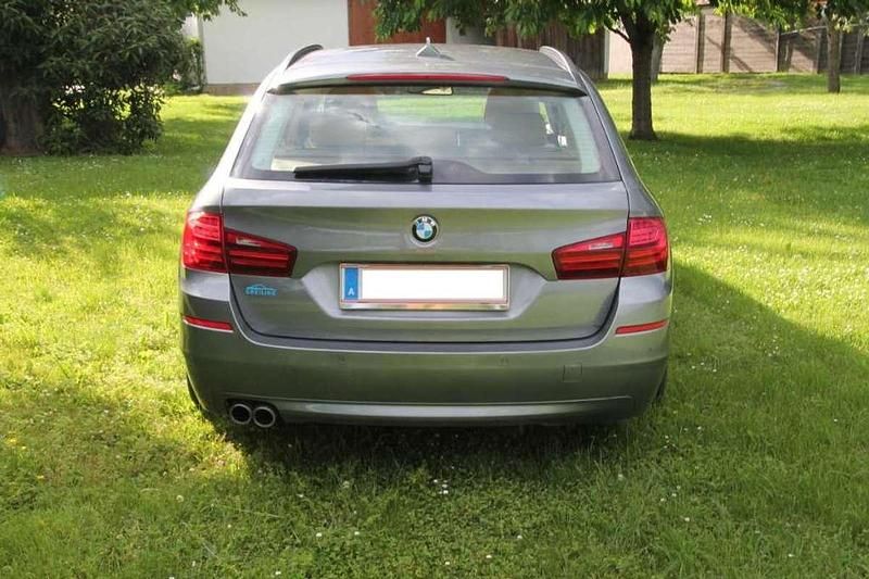 Gebraucht BMW 520 184 PS (135 kW) 2013 Grau Kombi