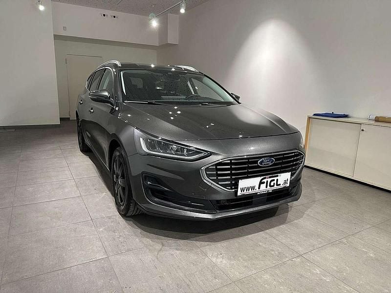 Gebraucht Ford Focus Titanium 125 PS (91 kW) 2022 Grau Kombi