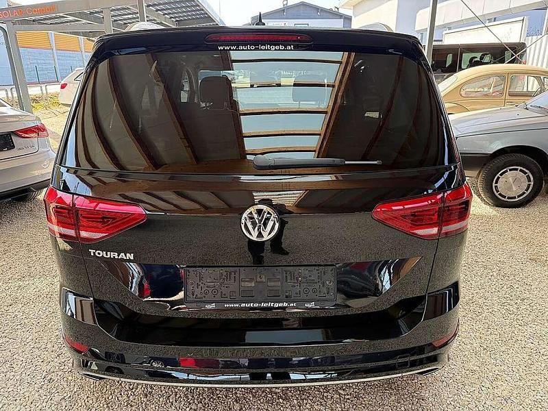 Gebraucht VW Touran Highline 150 PS (110 kW) 2019 Schwarz Van / Kleinbus