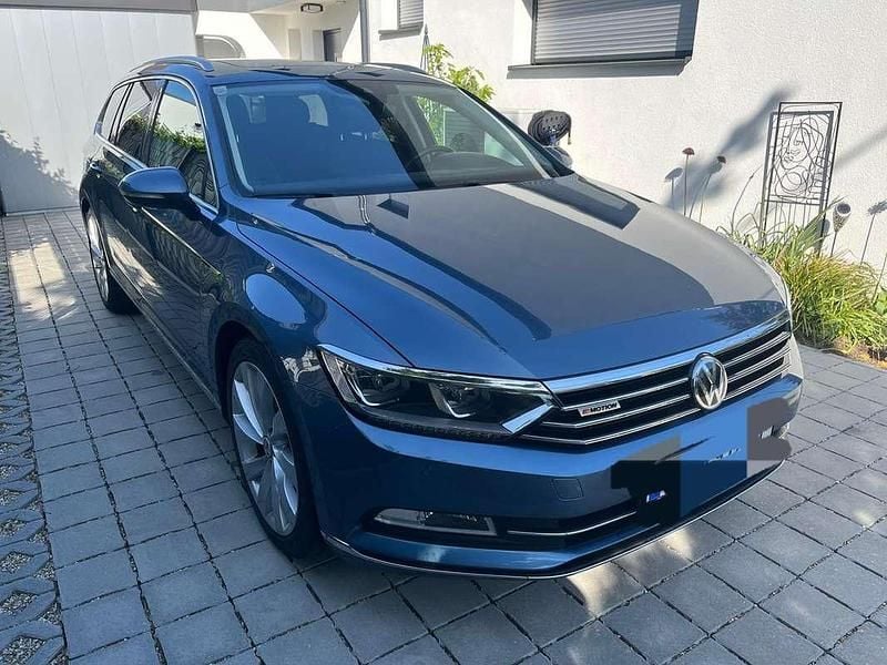 Gebraucht VW Passat Highline 239 PS (175 kW) 2015 Blau Kombi