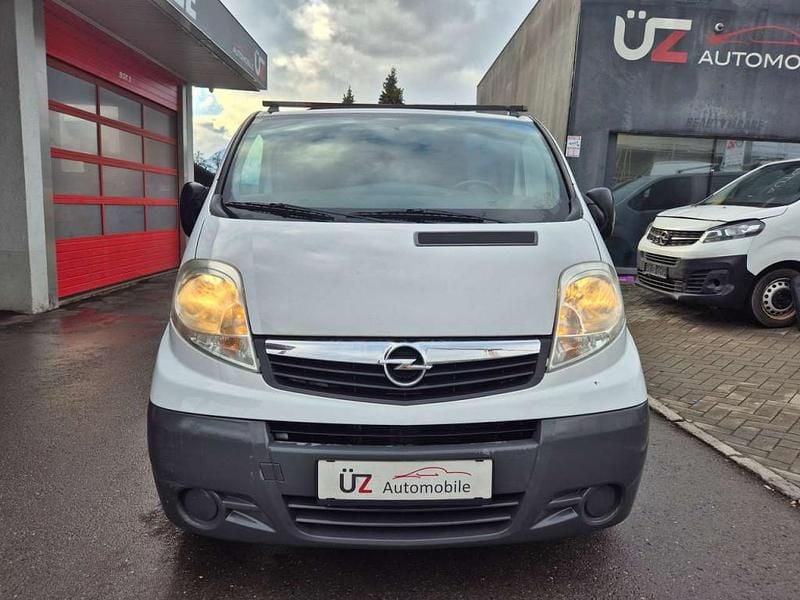 Gebraucht Opel Vivaro 114 PS (83 kW) 2011 Weiß Van / Kleinbus