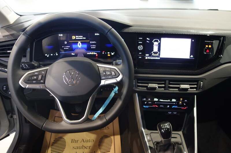 Gebraucht VW Polo 95 PS (69 kW) 2024 Silber  metallic Limousine