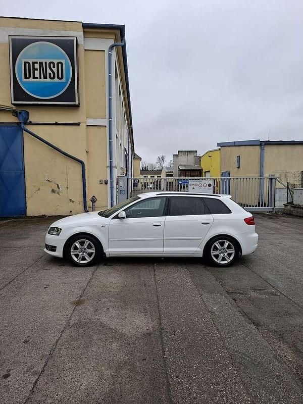 Gebraucht Audi A3 Comfort 90 PS (66 kW) 2011 Kleinwagen